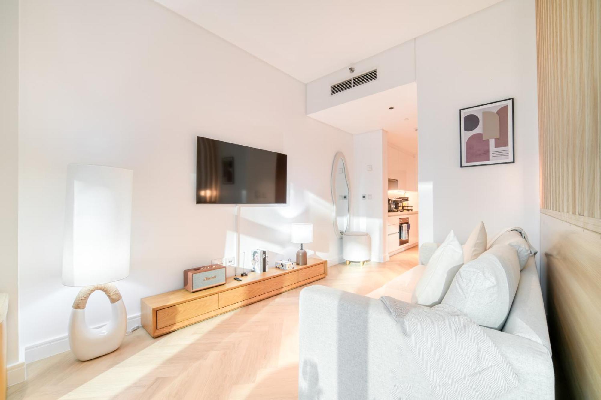 Luxury With Burj Khalifa View - Marquise Square Tower Apartment